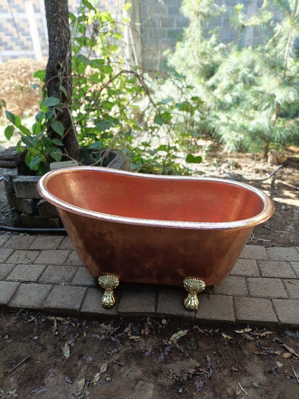 A Beautiful Bath tub Copper Hand Hammered. made to order -3-4 weeks.