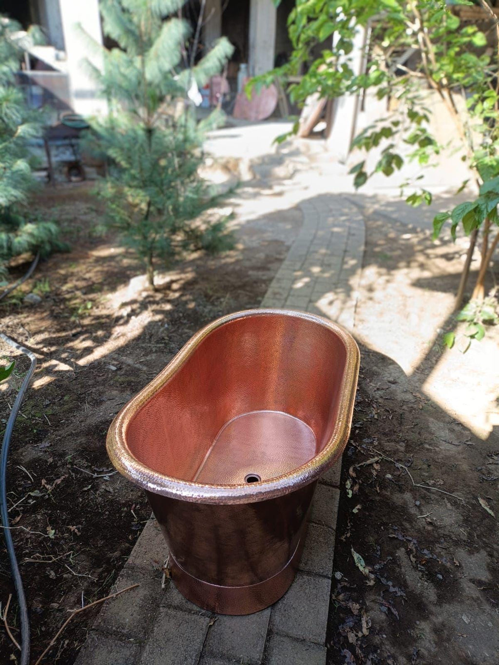 A Beautiful Bath tub Copper Hand Hammered. made to order -3-4 weeks.