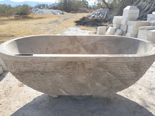 A Big Beautiful Bathtub 6Ft long