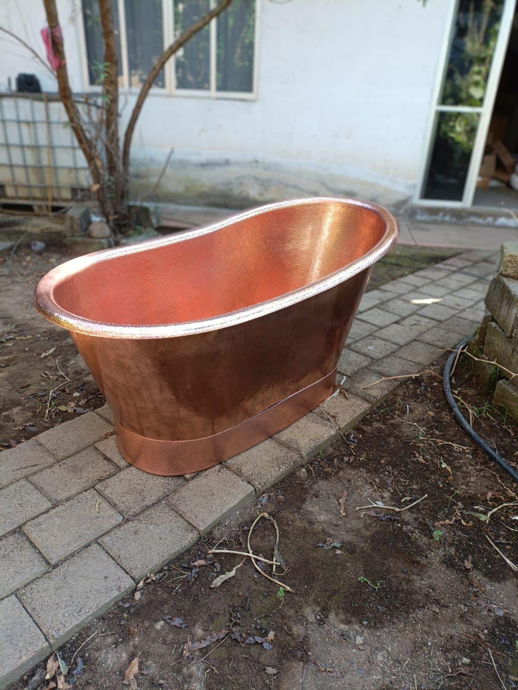 A Beautiful Bath tub Copper Hand Hammered. made to order -3-4 weeks.
