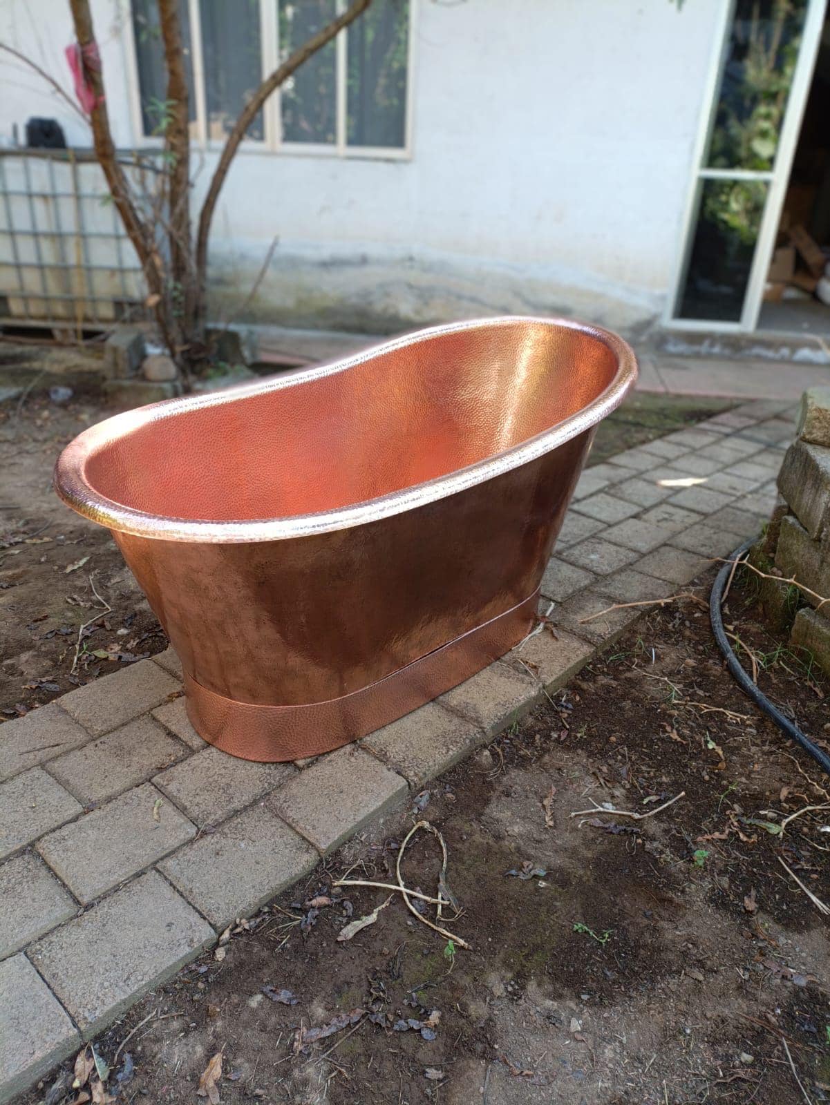 A Beautiful Bath tub Copper Hand Hammered. made to order -3-4 weeks.