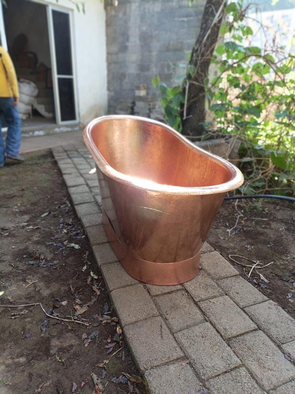 A Beautiful Bath tub Copper Hand Hammered. made to order -3-4 weeks.